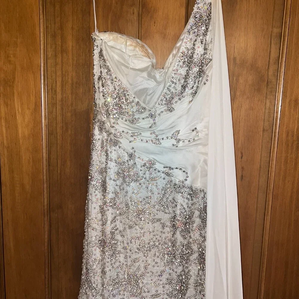 Mac Duggal One Shoulder Sequin Dress - White and Silver - Picture 6 of 7